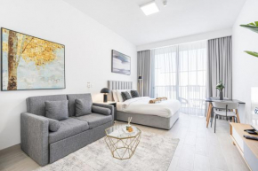 Cozy & Bright Home in the Central JVC